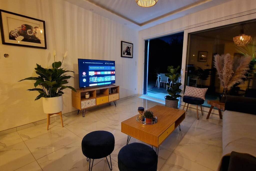 Suite Prestige Logement Neuf Avec Spa Et Ecran De Cinema En Rez De Jardin Colmar Exterior photo